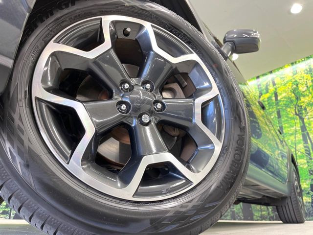 �y����17�C���`�A���~�z�C�[���z�O�ςɃ}�b�`���������A���~�z�C�[���𑕒����Ă���܂��B�e��ЊO�A���~�z�C�[����A�X�^�b�h���X�^�C�����戵�����Ă���܂��B���񂲑��k����������