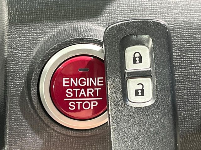 �yHonda�X�}�[�g�L�[�z�J�o����|�P�b�g�ɓ��ꂽ�܂܂ł��h�A�̎{���E�������\�ȃX�}�[�g�L�[�𑕔��B�G���W���̃I���E�I�t�����J�M�����o���K�v����������Ƃ��Ă��֗��ł���