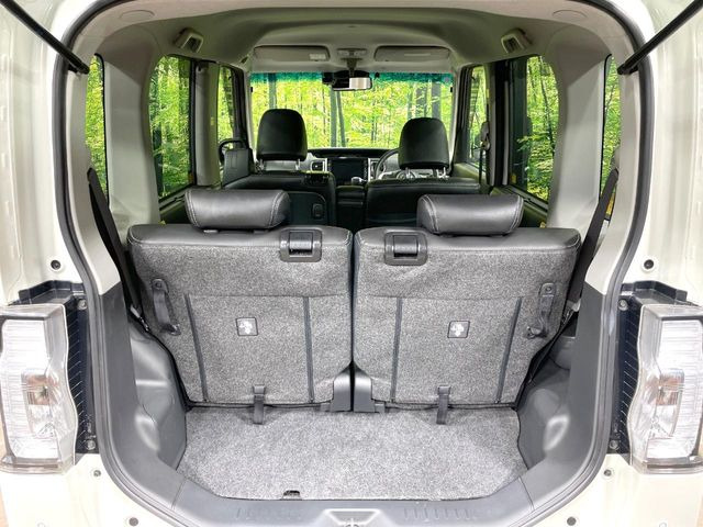 ���i�̂���������ʋ΁A���}���ɏ\���ȉ׎��X�y�[�X���m�ۂ��Ă���܂��B�Z�J���h�V�[�g��|���ƁA�傫�ȉו��̐ύڂ��\�ł���