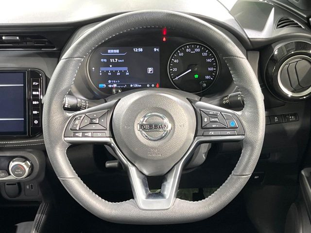 �y�����v�����X�e�A�����O�z�㎿�Ȋv���g�p���邱�ƂŁA��ɂ����������݂ƂĂ��^�]���₷���n���h���ł���