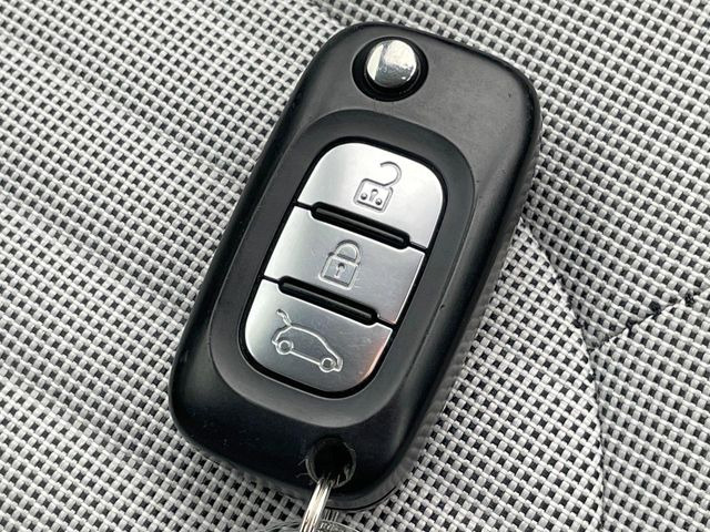 ���L�[���X�L�[:�X�}�[�g�L�[�����y���Ă��������ł��G���W���n�����ɃL�[���񂷓�����D�܂����������������l�C���������܂��B