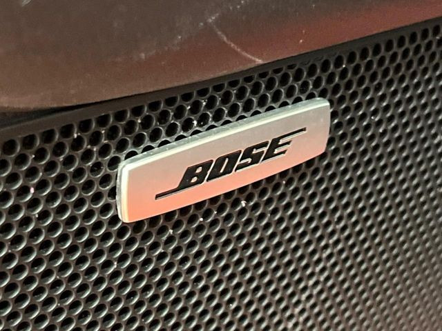 �yBOSE�T�E���h�V�X�e���z���[�J�[�I�v�V�����̍��i�ʃT�E���h�V�X�e���𓋍ځB��p�̃`���[�j���O���{���ꂽ�召�l�X�ȃX�s�[�J�[����ǎ��ȃT�E���h���t�ł��A�Տꊴ���ӂ�鉹����Ԃ����o���܂��B