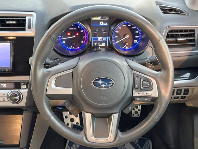 �y�����v�����X�e�A�����O�z�㎿�Ȋv���g�p���邱�ƂŁA��ɂ����������݂ƂĂ��^�]���₷���n���h���ł���