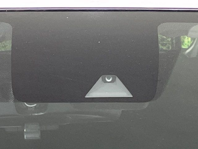 �y�C���e���W�F���g�G�}�[�W�F���V�[�u���[�L�z�t�����g�J�����őO���̎ԗ�����s�҂����m�B�Փ˂������Ȏ��͏Փ˔�Q�y���u���[�L���쓮�A�Փˉ�����T�|�[�g�B�����S�Ƀh���C�u�����y���݂��������܂��B