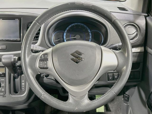 �y�X�e�A�����O�X�C�b�`�z�^�]���A�O������ڐ������炷���ƂȂ��A�I�[�f�B�I���̑��삪�\�ȕ֗��@�\!���S&���K�ȃh���C�u�����o���Ă���܂���