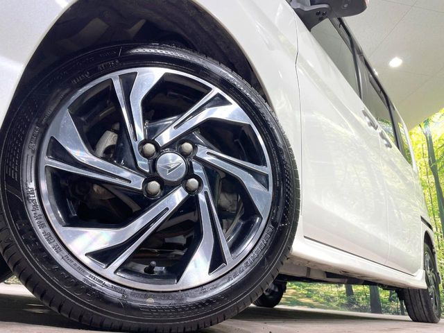 �y����15�C���`�A���~�z�C�[���z�O�ςɃ}�b�`���������A���~�z�C�[���𑕒����Ă���܂��B�e��ЊO�A���~�z�C�[����A�X�^�b�h���X�^�C�����戵�����Ă���܂��B���񂲑��k����������