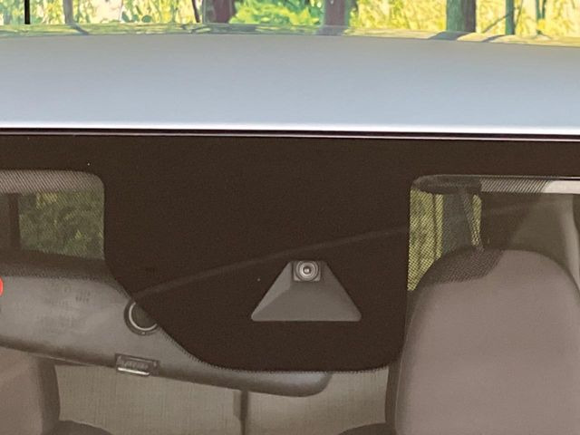 �y�O�He-Assist�z���s���ɑO���̎ԗ�����F�����A�Փ˂������Ȏ��͌x��ƃu���[�L�ŏՓˉ���Ɣ�Q�y�����A�V�X�g�B�����S�Ƀh���C�u�����y���݂��������܂��B