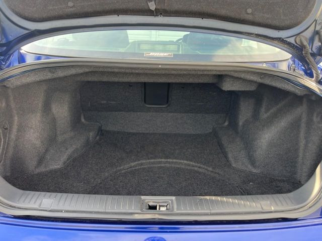 ���i�̂���������ʋ΁A���}���ɏ\���ȉ׎��X�y�[�X���m�ۂ��Ă���܂��B