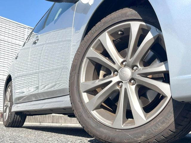 �y�����A���~�z�C�[���z�O�ςɃ}�b�`���������A���~�z�C�[���𑕒����Ă���܂��B�e��ЊO�A���~�z�C�[����A�X�^�b�h���X�^�C�����戵�����Ă���܂��B���񂲑��k����������