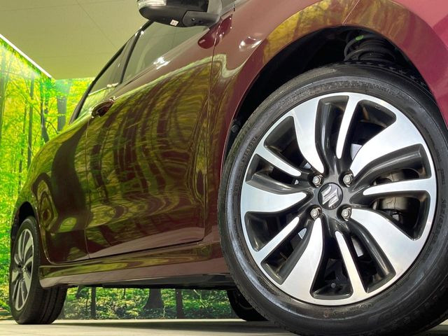 �y�����I�v�V����16�C���`�A���~�z�C�[���z�����I�v�V�����z�C�[���𑕒��B���s���\�̌���ɉ����A�O�ς����X�^�C���b�V���ɂȂ��Ă��܂��B