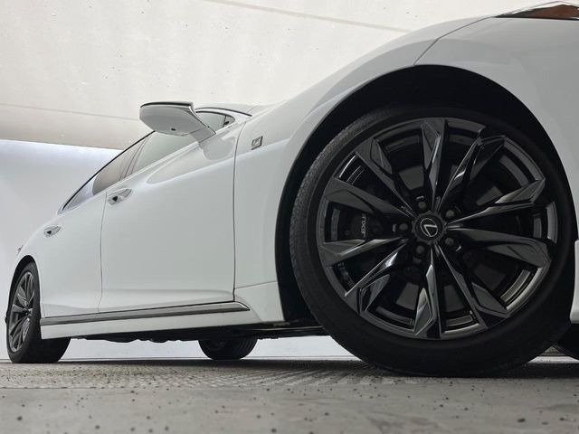 �y����20�C���`�A���~�z�C�[���z�O�ςɃ}�b�`���������A���~�z�C�[���𑕒����Ă���܂��B�e��ЊO�A���~�z�C�[����A�X�^�b�h���X�^�C�����戵�����Ă���܂��B���񂲑��k����������