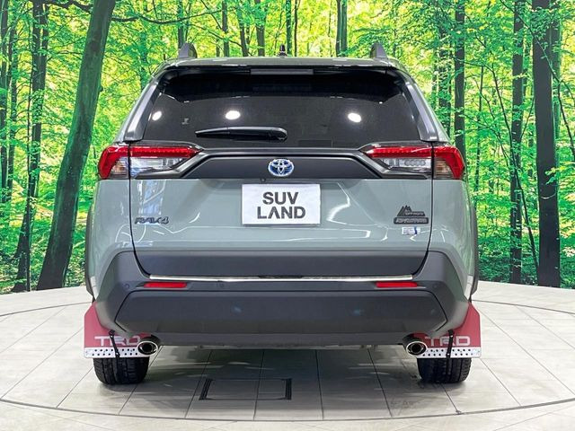 安心の最長10年・走行無制限保証(有償)をご用意。保証内容も充実はもちろん、無料点検&オイル交換や、年中無休の全国・24時間ロードサービスも付帯されておりますのでご安心下さい。