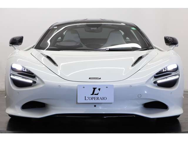 ���̉����ŕ\���ς���������z���C�g�́A�s��I�ŃX�^�C���b�V���Ȉ�ۂ�^���A���L���V�[���Œ��ڂ��W�߂���ł��B