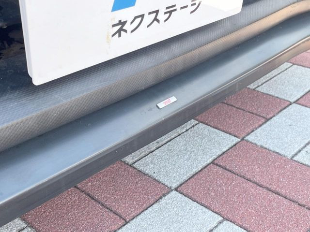 �ySTI�X�^�C���p�b�P�[�W�z�t�����g�E�T�C�h�E���A��STI�̃G�A���œ���B�O�ς̃X�|�[�e�B�[�����ۗ������Ă���邾���łȂ��A�������s���̋�̓o�����X���œK�����Ă���܂��B