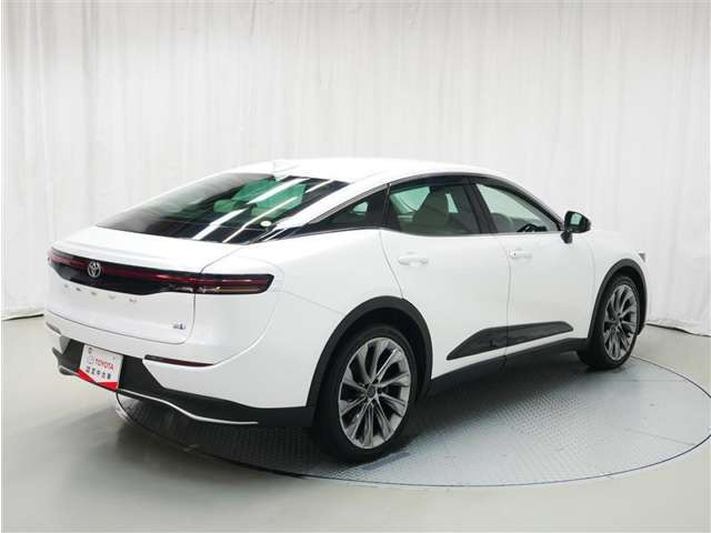 クラウンクロスオーバー2.5 G アドバンスト レザー パッケージ E-Four 4WD