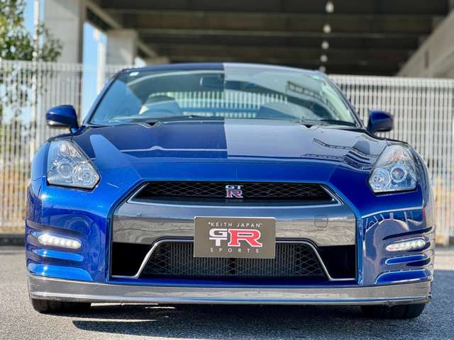 �����GT-R35 �O���[�h�̓s���AED�ł��B���x�����@�Ȃǂ��C�y�ɂ����k���������܂��B���q�l�ɂ������ԍσv�����̂��񎦁A�܂��̓I�v�V�����v�����Ȃǂ��񎦂����Ă��������܂��B