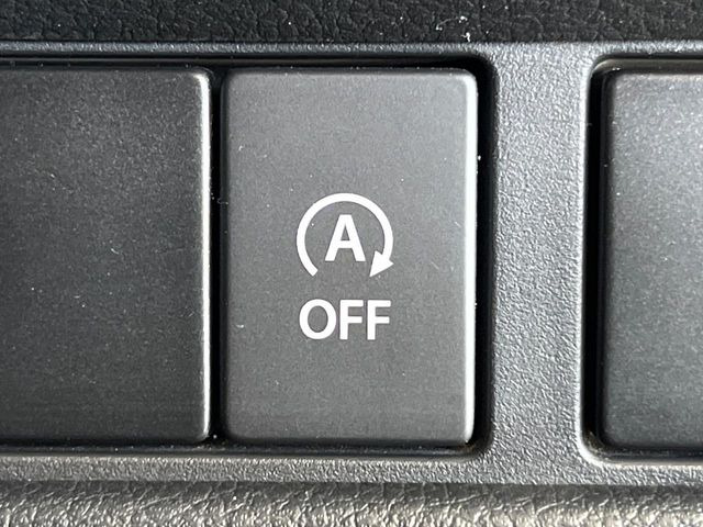 �y�A�C�h�����O�X�g�b�v�z�ԐM����a�؂Œ�Ԃ����ۂɃG���W�����~���A���ʂȔR���̏����}���܂��B�R��������ی�ɂȂ���@�\��G���W���̓u���[�L�𗣂��΍Ďn�����܂��B