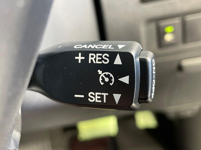 �y�N���[�Y�R���g���[���z�������H�����N���N���s�B�A�N�Z���𗣂��Ă���葬�x�ő��s���ł��A�������^�]���̕��S���y��!�����E�������ȒP�ȃX�C�b�`����Œ����ł��܂��B