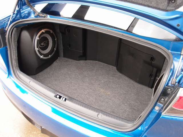 ���Ђ̓h�A�̃q���W����/�e�������/�t���A�}�b�g�ȂǁA�ׂ��ȏ����Y��ɃN���[�j���O�v���܂��B�V�Ԃ��낵���Ă̂悤�ȋP������ԗ������q�l�ɂ��[�Ԃ����Ē����܂��B�������̂��q�l�������S���Ă������������܂�