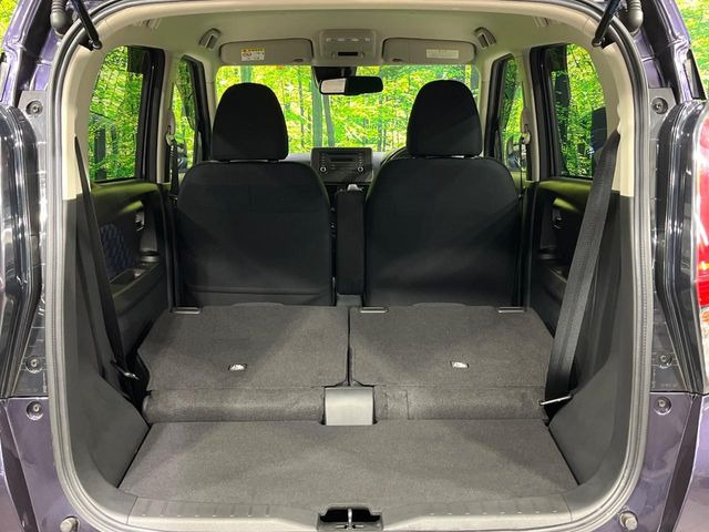 ���i�̂���������ʋ΁A���}���ɏ\���ȉ׎��X�y�[�X���m�ۂ��Ă���܂��B�Z�J���h�V�[�g��|���ƁA�傫�ȉו��̐ύڂ��\�ł���