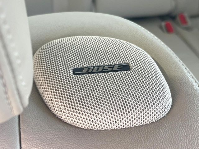 �yBOSE�T�E���h�V�X�e���z���[�J�[�I�v�V�����̍��i�ʃT�E���h�V�X�e���𓋍ځB��p�̃`���[�j���O���{���ꂽ�召�l�X�ȃX�s�[�J�[����ǎ��ȃT�E���h���t�ł��A�Տꊴ���ӂ�鉹����Ԃ����o���܂��B