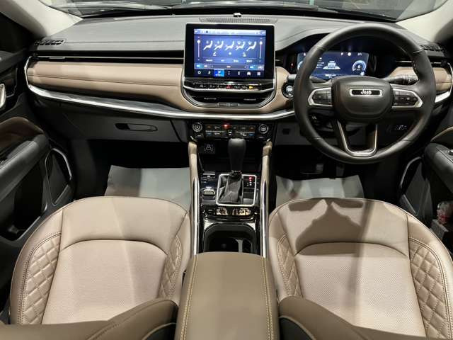 コマンダー2.0 フリーダム エディション ディーゼル 4WD