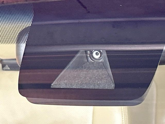 �y�g���^�Z�[�t�e�B�Z���X�z���s���ɑO���̎ԗ�����F�����A�Փ˂������Ȏ��͌x��ƃu���[�L�ŏՓˉ���Ɣ�Q�y�����A�V�X�g�B�����S�Ƀh���C�u�����y���݂��������܂��B