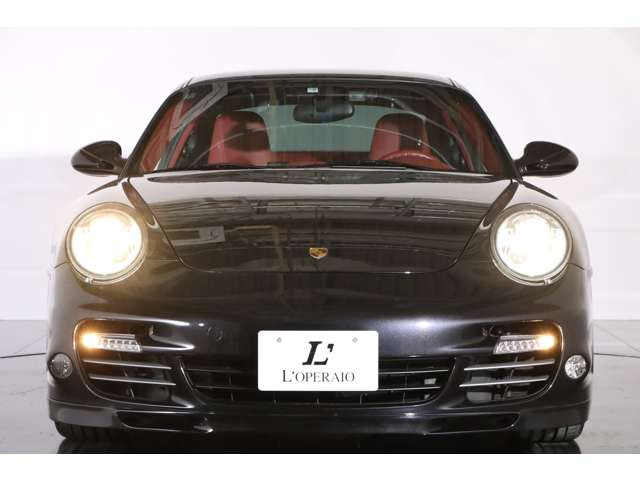 �O���̓o�T���g�u���b�N�̋P���������������o���A�����̓X�|�[�c�J�[�炵���@�\���Ə㎿�������˔�������ԂɎd�オ���Ă��܂��B