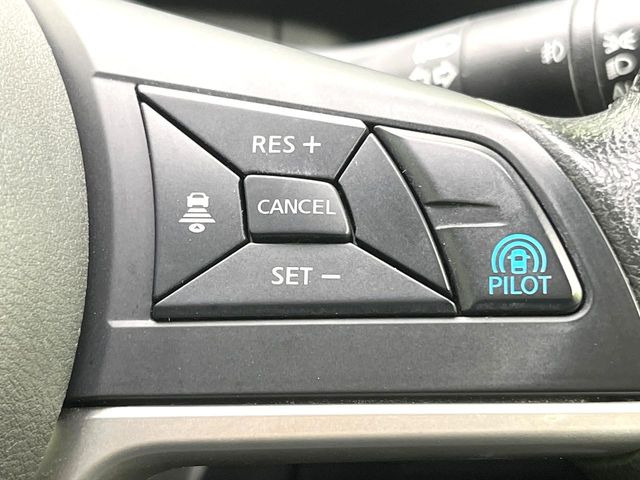 �y�v���p�C���b�g�z�������H�ł̒��������s���y��!!�a�؎��Ə��񑖍s�̃V�[���ŁA�A�N�Z���E�u���[�L�E�X�e�A�����O�������Ő��䂵�A�������^�]�̕��S���y�����Ă���܂���