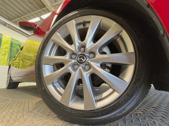 �y����18�C���`�A���~�z�C�[���z�O�ςɃ}�b�`���������A���~�z�C�[���𑕒����Ă���܂��B�e��ЊO�A���~�z�C�[����A�X�^�b�h���X�^�C�����戵�����Ă���܂��B���񂲑��k����������