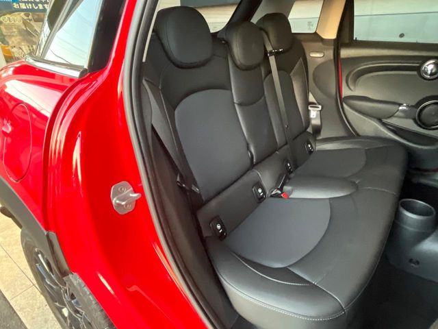 �����:�R���p�N�g�Ȃ���\���ȃT�C�Y���ł��B��l����Ԃ��Ă��������������ɂ������x�ł��B