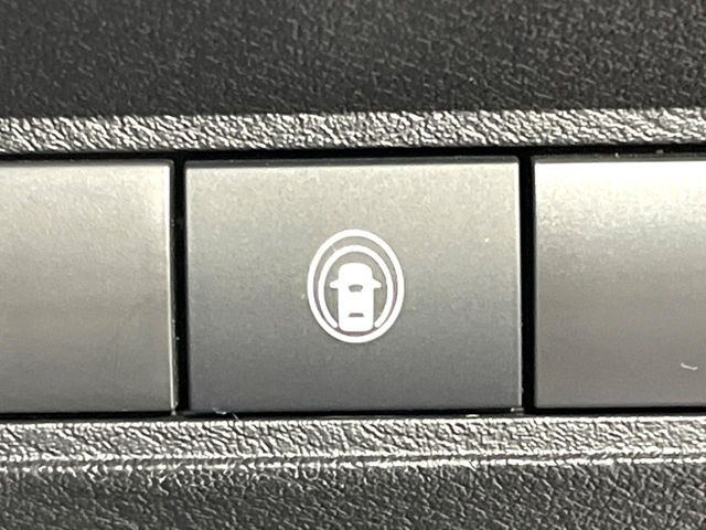 �y�C���e���W�F���g�G�}�[�W�F���V�[�u���[�L�z�t�����g�J�����őO���̎ԗ�����s�҂����m�B�Փ˂������Ȏ��͏Փ˔�Q�y���u���[�L���쓮�A�Փˉ�����T�|�[�g�B�����S�Ƀh���C�u�����y���݂��������܂��B