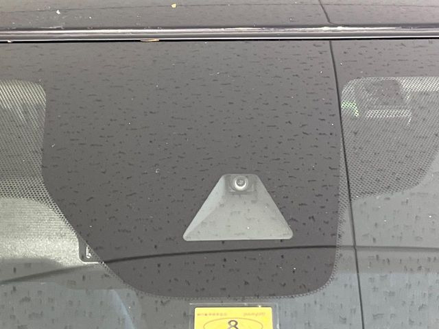 �y�C���e���W�F���g�G�}�[�W�F���V�[�u���[�L�z�t�����g�J�����őO���̎ԗ�����s�҂����m�B�Փ˂������Ȏ��͏Փ˔�Q�y���u���[�L���쓮�A�Փˉ�����T�|�[�g�B�����S�Ƀh���C�u�����y���݂��������܂��B