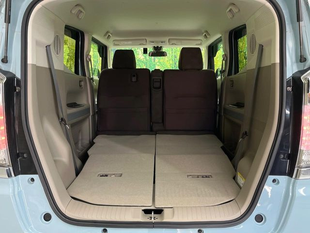 ���i�̂���������ʋ΁A���}���ɏ\���ȉ׎��X�y�[�X���m�ۂ��Ă���܂��B�Z�J���h�V�[�g��|���ƁA�傫�ȉו��̐ύڂ��\�ł���