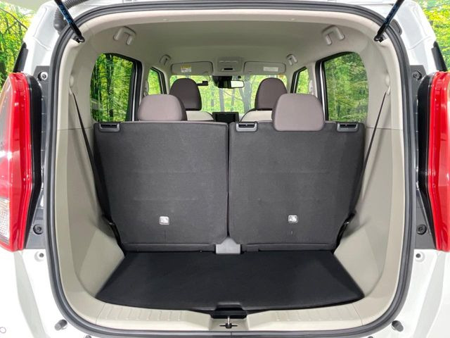 ���i�̂���������ʋ΁A���}���ɏ\���ȉ׎��X�y�[�X���m�ۂ��Ă���܂��B�Z�J���h�V�[�g��|���ƁA�傫�ȉו��̐ύڂ��\�ł���