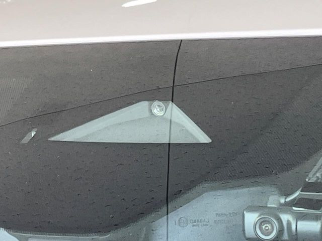 �y�X�}�[�g�u���[�L�T�|�[�g�z���s���ɑO���̎ԗ�����F�����A�Փ˂������Ȏ��͌x��ƃu���[�L�ŏՓˉ���Ɣ�Q�y�����A�V�X�g�B�����S�Ƀh���C�u�����y���݂��������܂��B