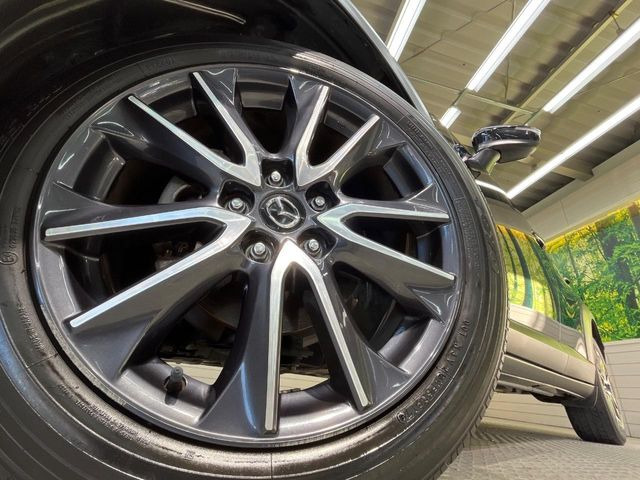 �y����18�C���`�A���~�z�C�[���z�O�ςɃ}�b�`���������A���~�z�C�[���𑕒����Ă���܂��B�e��ЊO�A���~�z�C�[����A�X�^�b�h���X�^�C�����戵�����Ă���܂��B���񂲑��k����������