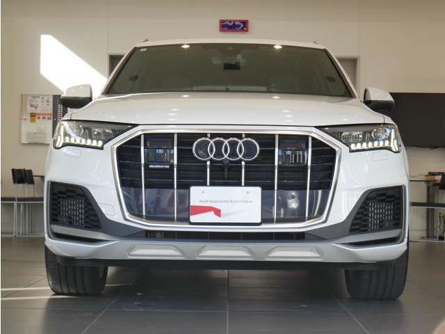 Q755 TFSI クワトロ Sライン 4WD