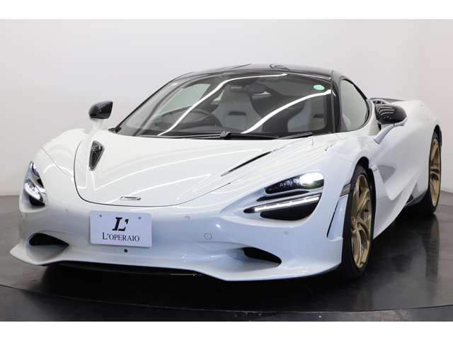 �������ƍ����������˔������A�C�X�z���C�g�̃G�N�X�e���A�J���[���A�������ꂽ�f�U�C��������w�ۗ������܂��B