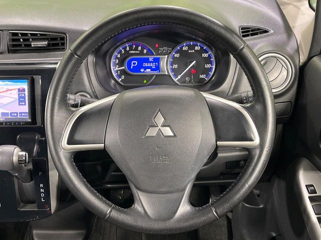 �y�����v�����X�e�A�����O�z�㎿�Ȋv���g�p���邱�ƂŁA��ɂ����������݂ƂĂ��^�]���₷���n���h���ł���