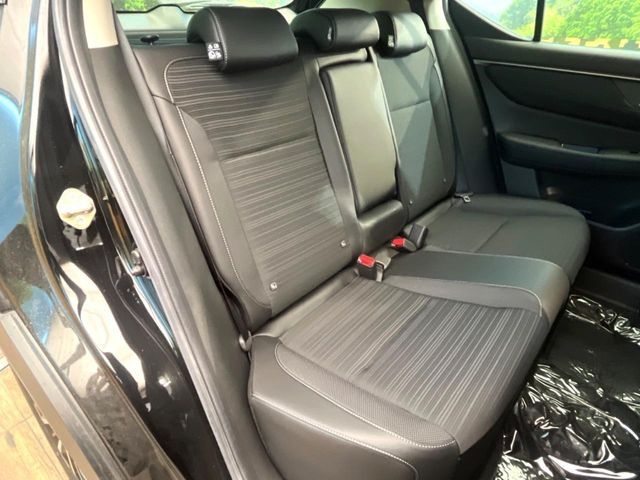 ���i���ȃI���W�i���t���A�}�b�g���I�v�V�����ɂĂ��p�ӂ��Ă���܂��B���D���ȃf�U�C����J���[�����Ԃɍ��킹�đI��ł����������Ƃ��ł��܂���