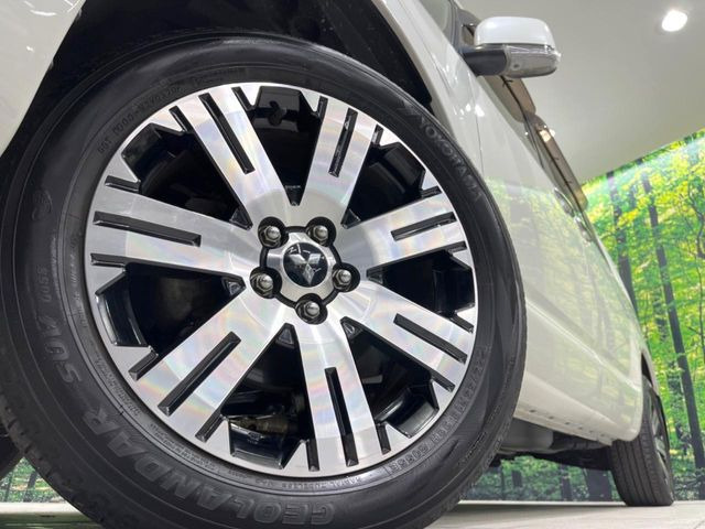 �y����18�C���`�A���~�z�C�[���z�O�ςɃ}�b�`���������A���~�z�C�[���𑕒����Ă���܂��B�e��ЊO�A���~�z�C�[����A�X�^�b�h���X�^�C�����戵�����Ă���܂��B���񂲑��k����������