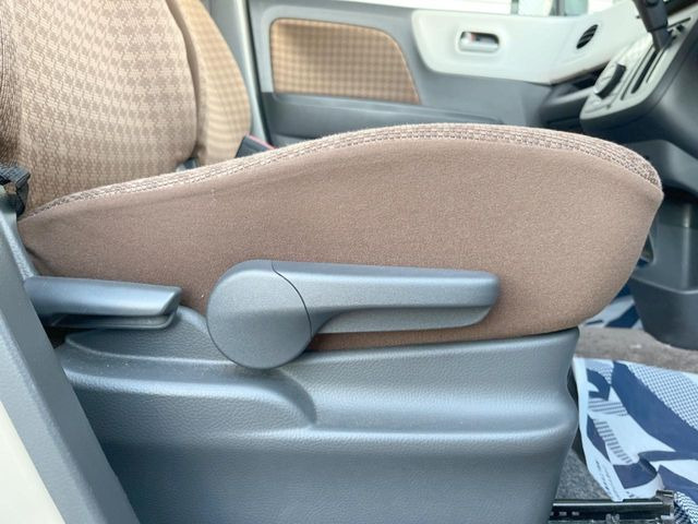 �y�V�[�g���t�^�[�z�V�[�g���ʂ̈ʒu���㉺�ɒ����ł���V�[�g���t�^�[�𑕔��B�啿�ȕ��������ȕ����œK�ȃh���C�r���O�|�W�V�����ŉ^�]�ł��܂��B