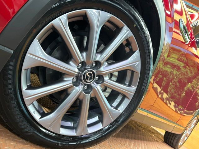 �y����20�C���`�A���~�z�C�[���z�O�ςɃ}�b�`���������A���~�z�C�[���𑕒����Ă���܂��B�e��ЊO�A���~�z�C�[����A�X�^�b�h���X�^�C�����戵�����Ă���܂��B���񂲑��k����������