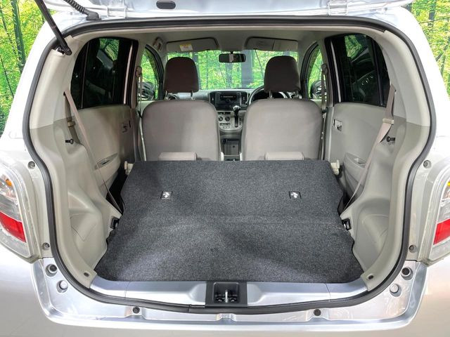 ���i�̂���������ʋ΁A���}���ɏ\���ȉ׎��X�y�[�X���m�ۂ��Ă���܂��B�Z�J���h�V�[�g��|���ƁA�傫�ȉו��̐ύڂ��\�ł���