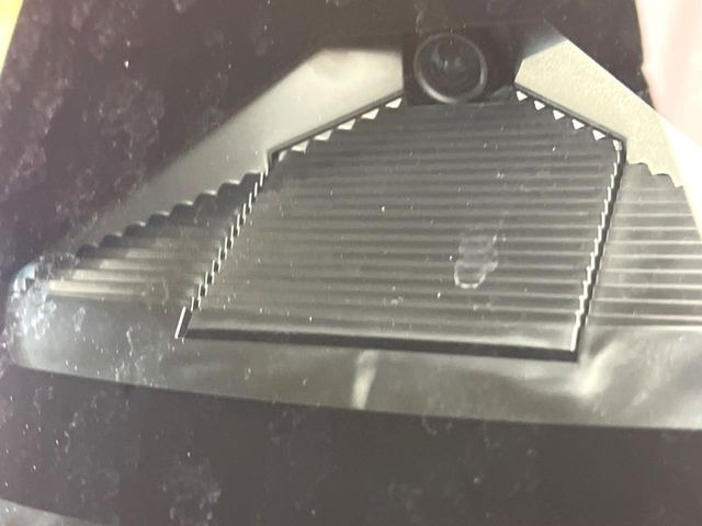 �y�z���_�Z���V���O�z���s���ɑO���̎ԗ�����F�����A�Փ˂������Ȏ��͌x��ƃu���[�L�ŏՓˉ���Ɣ�Q�y�����A�V�X�g�B�����S�Ƀh���C�u�����y���݂��������܂��B