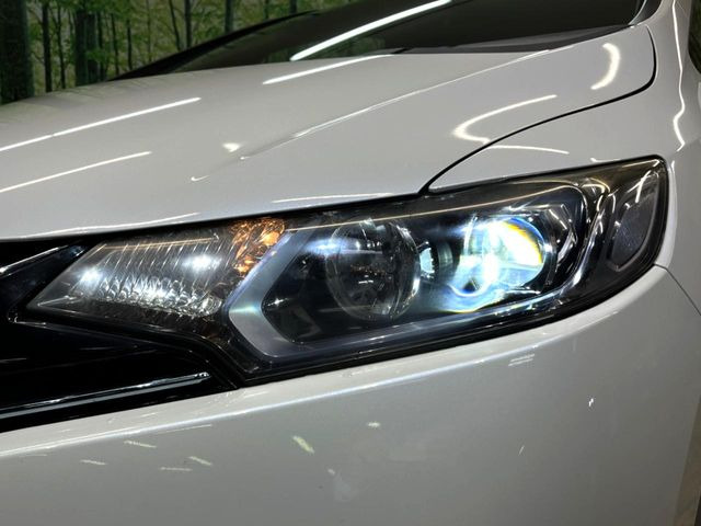 �yLED�w�b�h���C�g�z���V����ԑ��s�����ǍD�Ȏ��E���m�ۂ����S���ĉ^�]�ł��鍂�P�xLED�w�b�h���C�g�𑕔�!�_�����x�������A����d�͂��}�����Ă��܂��B