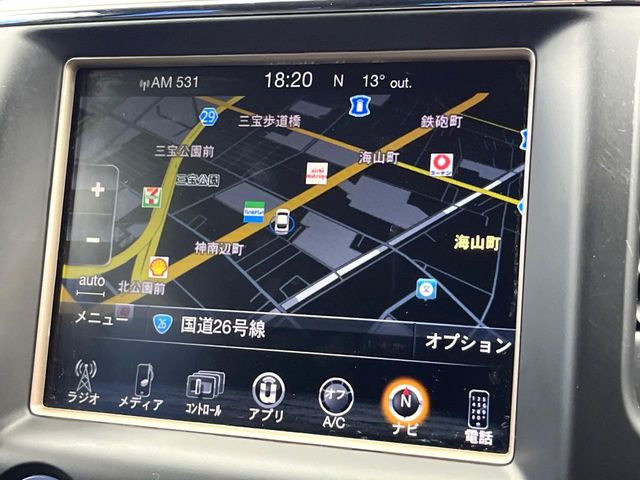 �������i�r:��̊��̂���i�r�́A����������ԓ������o���Ă���܂��B�I�[�f�B�I�@�\���[�����Ă���܂��̂ŁA�^�]�����y���߂܂���