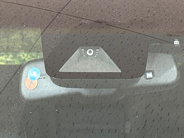 �y�g���^�Z�[�t�e�B�Z���X�z���s���ɑO���̎ԗ�����F�����A�Փ˂������Ȏ��͌x��ƃu���[�L�ŏՓˉ���Ɣ�Q�y�����A�V�X�g�B�����S�Ƀh���C�u�����y���݂��������܂��B