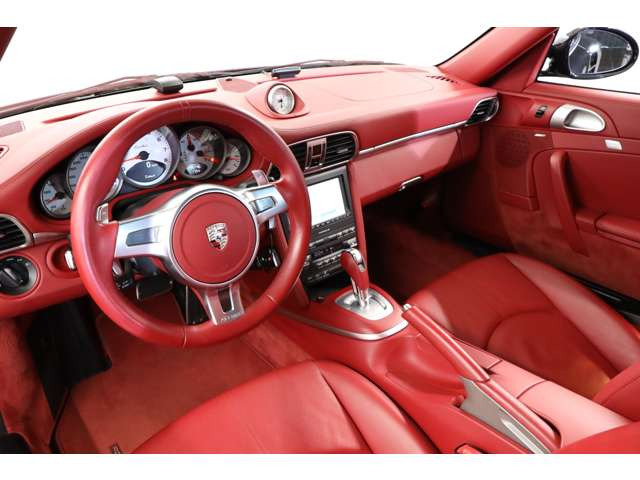 �͋����u���b�N�O�����^�[�{���L�̃��C�h�{�f�B���������āA�����͗����������鍂�i���Ȏd�オ��ŁA����Ə㎿�����������Ă��܂��B